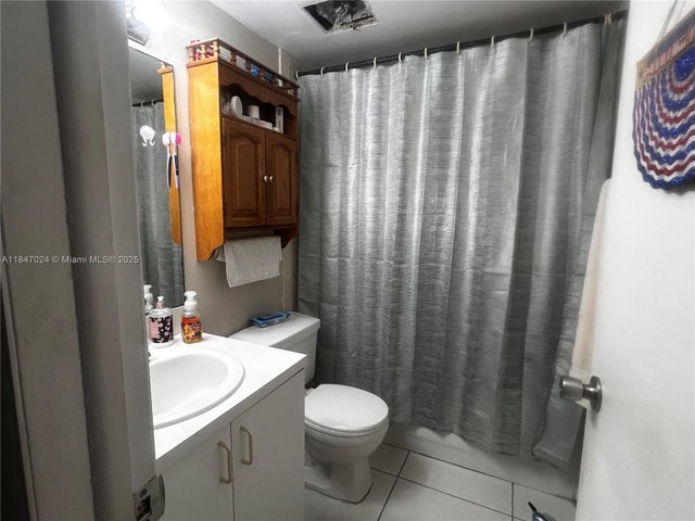 5 of 7 - 17530 Nw 68th Ave C4014, Hialeah, FL