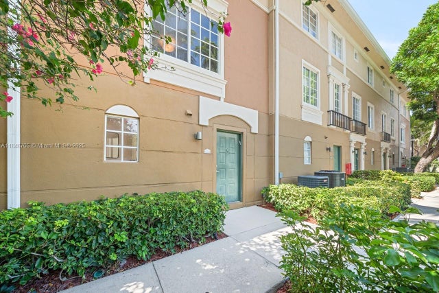 2 of 33 - 2861 Ne 185th St 305, Aventura, FL