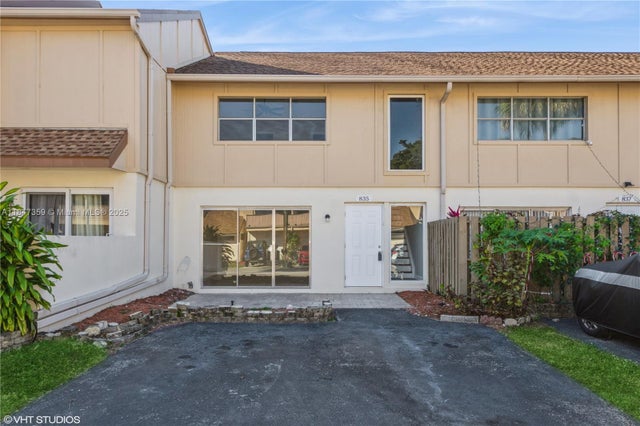 835 Nw 81st Ter 7, Plantation