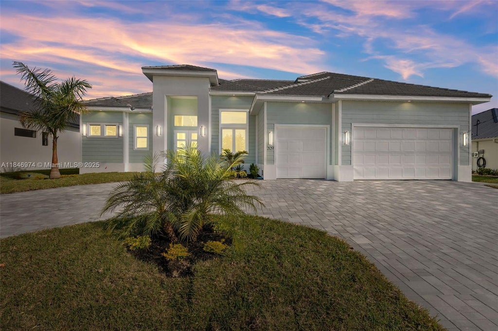 2129 Cape Coral Parkway W, Cape Coral