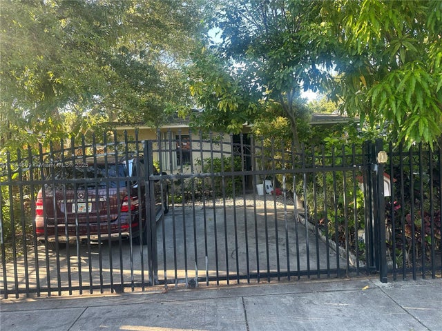 1 of 14 - 1845 Nw 44th St, Miami, FL