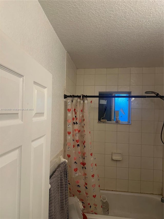 2 of 14 - 1845 Nw 44th St, Miami, FL