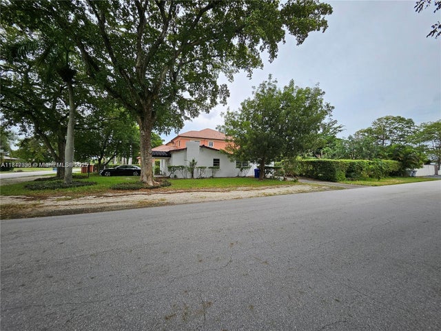 4 of 28 - 700 Ne 7th St, Pompano Beach, FL