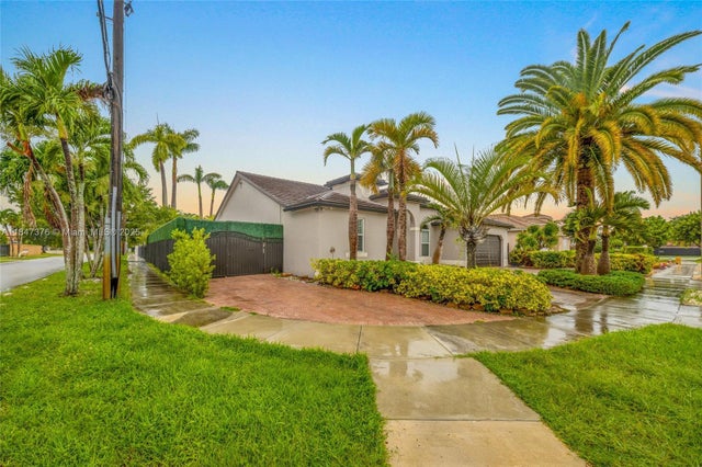 2 of 39 - 3190 Sw 133rd Pl, Miami, FL