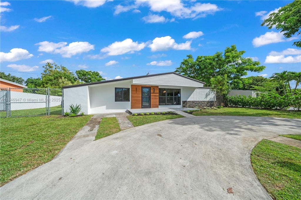 9971 Caribbean Blvd, Cutler Bay