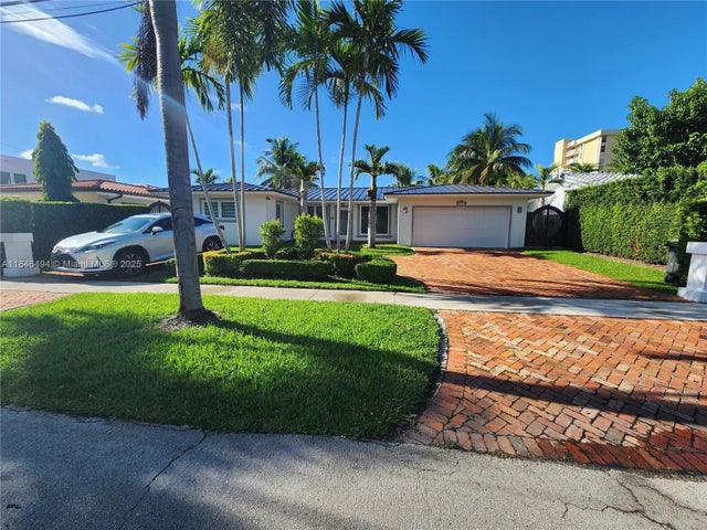 1 of 17 - 2055 Arch Creek Dr, North Miami, FL