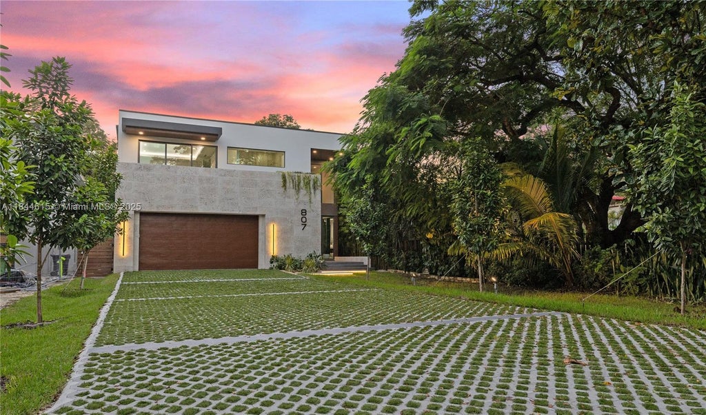 807 Sw 12th Ave, Fort Lauderdale