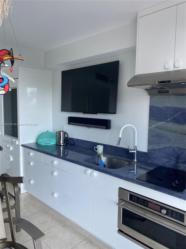 4 of 21 - 1850 S Ocean Dr 408, Hallandale Beach, FL
