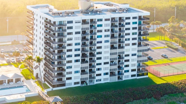 1 of 21 - 10044 S Ocean Dr 105, Jensen Beach, FL