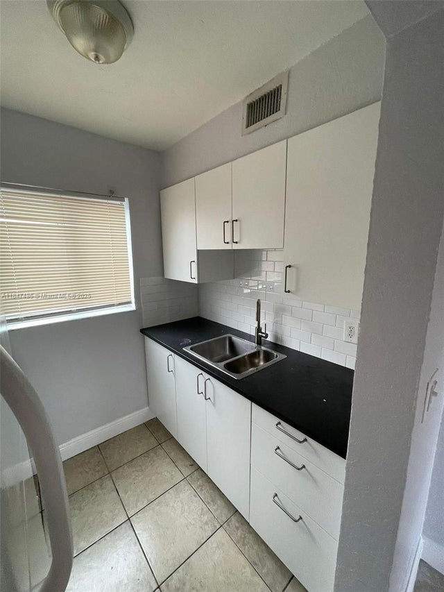 2 of 18 - 2330 Nw 11th St 9, Miami, FL