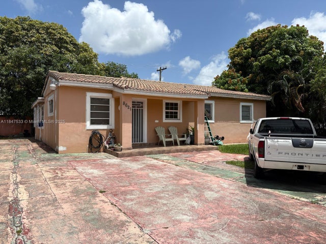 1 of 24 - 8621 Nw 35th Ct, Miami, FL