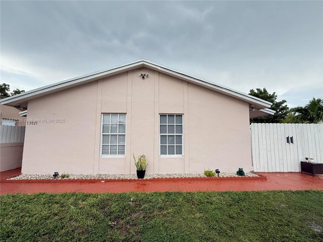 3 of 38 - 13821 Sw 42nd Ter, Miami, FL
