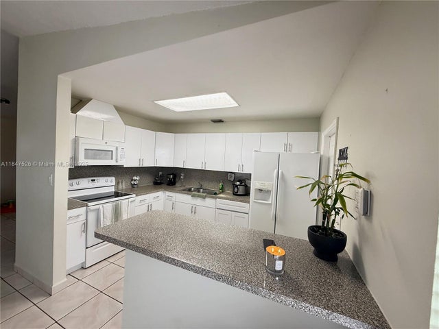 5 of 38 - 13821 Sw 42nd Ter, Miami, FL