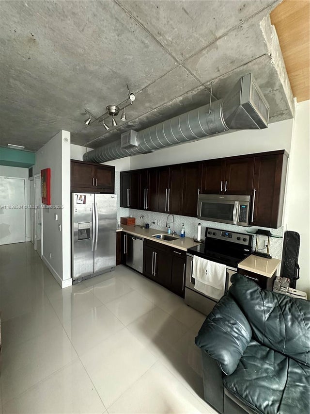 3 of 11 - 690 Sw 1st Ct 1010, Miami, FL