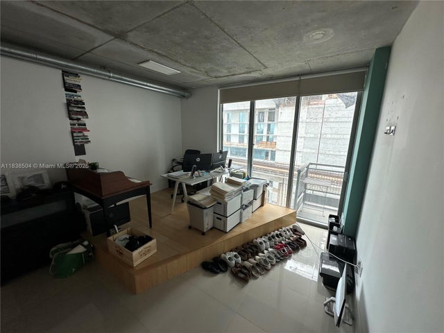 4 of 11 - 690 Sw 1st Ct 1010, Miami, FL