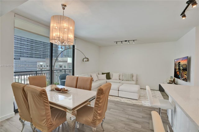 5 of 33 - 999 Sw 1st Ave 1402, Miami, FL