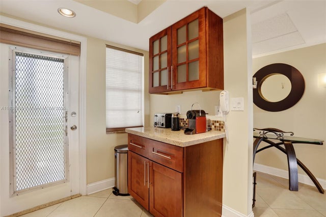 4 of 37 - 2901 S Palm Aire Dr 608, Pompano Beach, FL