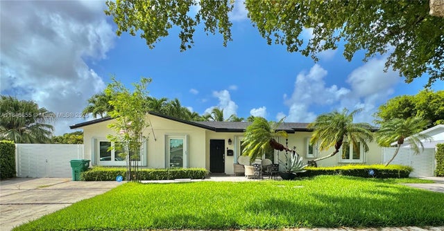 1 of 27 - 9385 Sw 185th St, Cutler Bay, FL