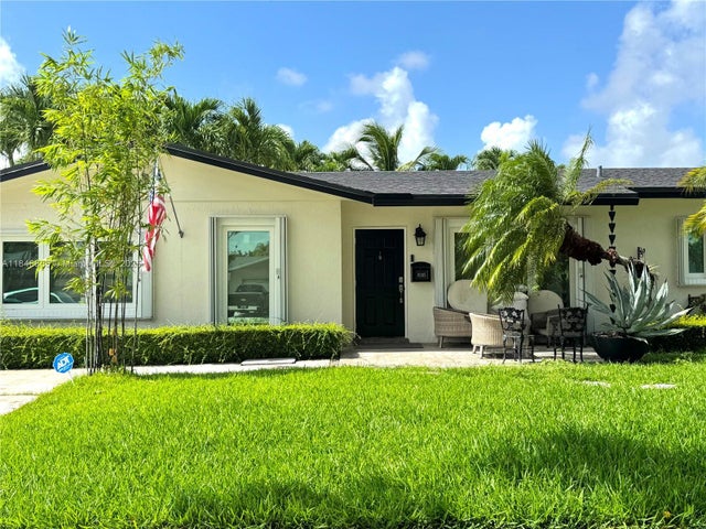 2 of 27 - 9385 Sw 185th St, Cutler Bay, FL