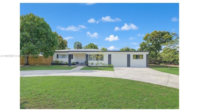 2 of 48 - 800 Sw 26th Ct, Fort Lauderdale, FL