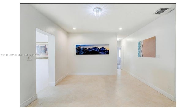 3 of 48 - 800 Sw 26th Ct, Fort Lauderdale, FL
