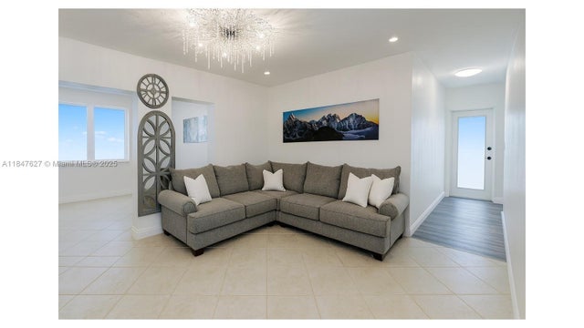 5 of 48 - 800 Sw 26th Ct, Fort Lauderdale, FL