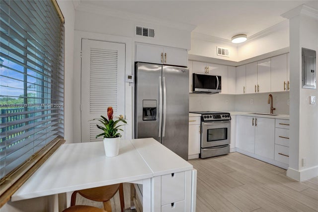 3 of 20 - 924 Se 2nd St 32, Fort Lauderdale, FL