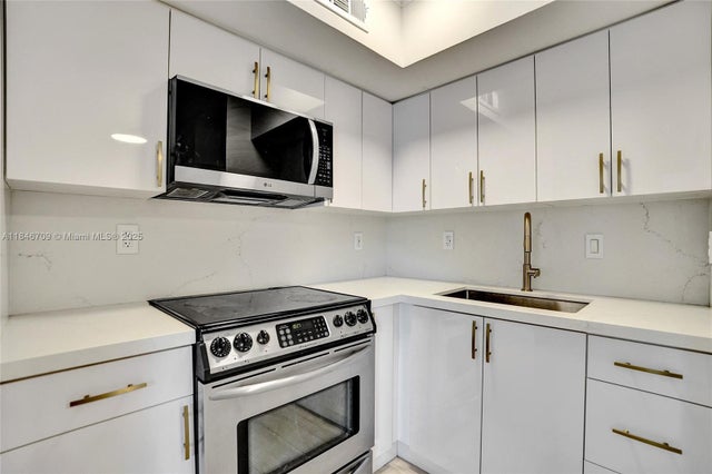 5 of 20 - 924 Se 2nd St 32, Fort Lauderdale, FL