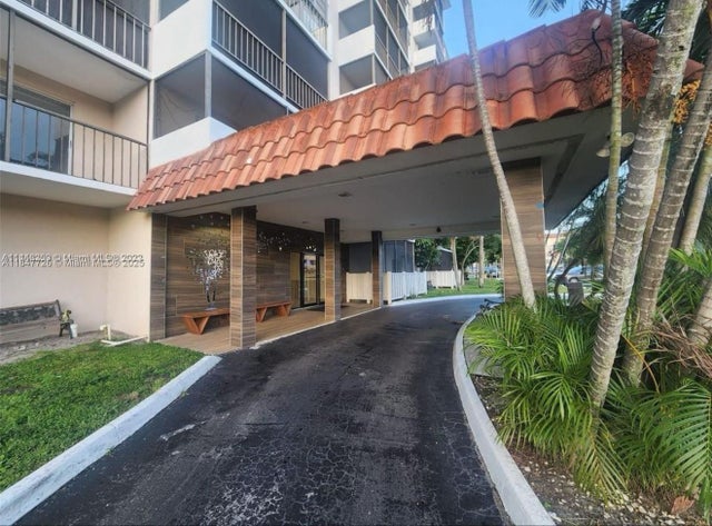 2 of 13 - 4164 Inverrary Dr 406, Lauderhill, FL