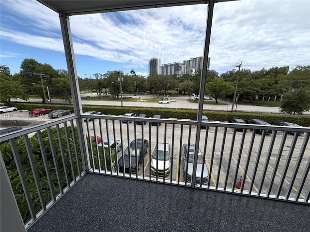 5 of 28 - 16851 Ne 23rd Ave A308, North Miami Beach, FL
