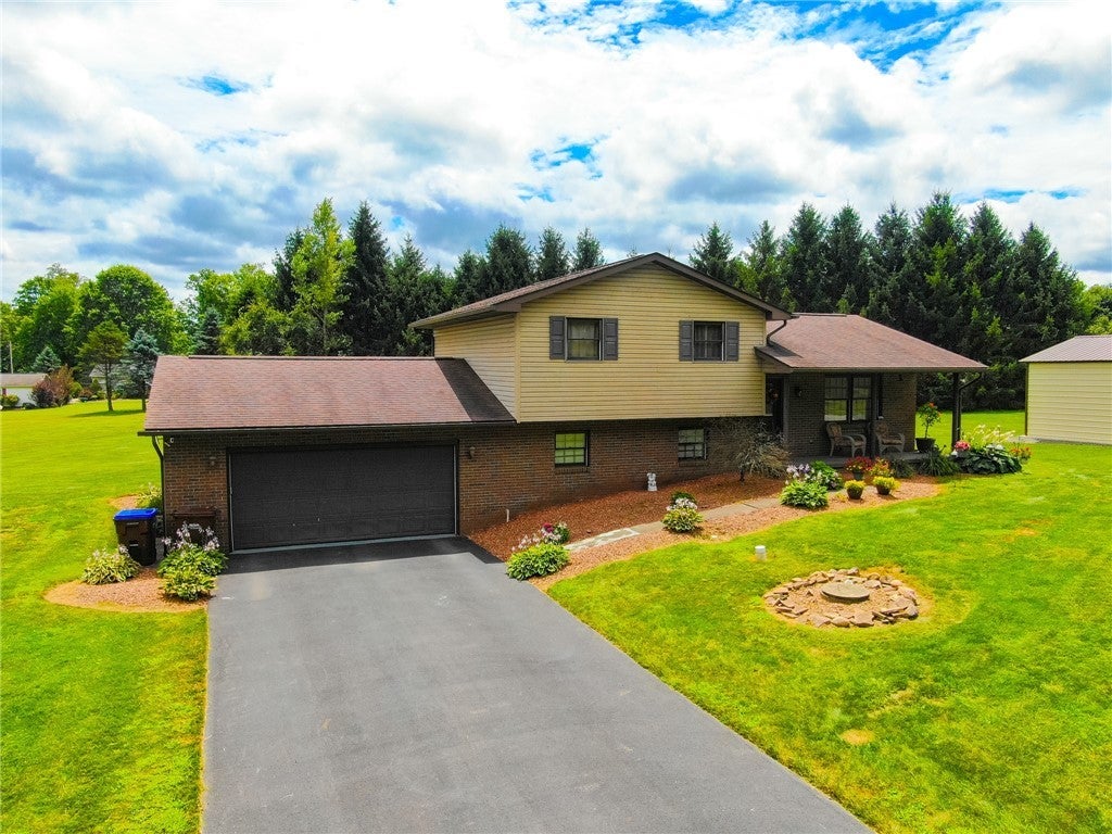 130 James Circle, North Beaver