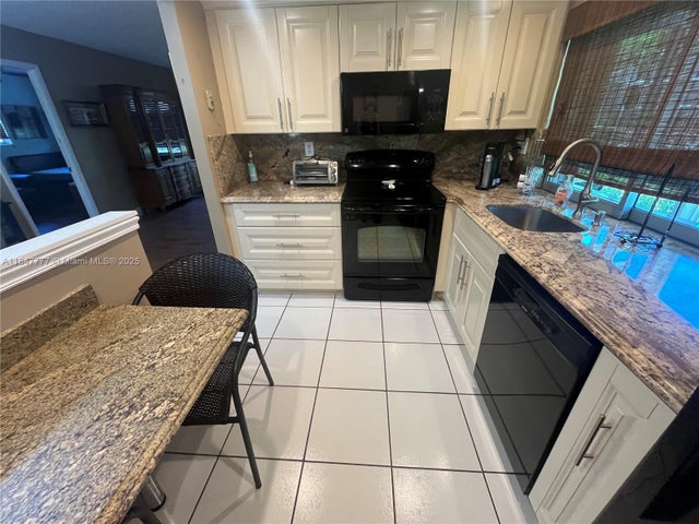 4 of 25 - 9351 Lime Bay Blvd 101, Tamarac, FL
