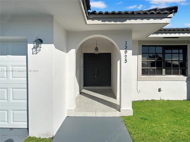 4 of 36 - 13925 Sw 26th Ter, Miami, FL