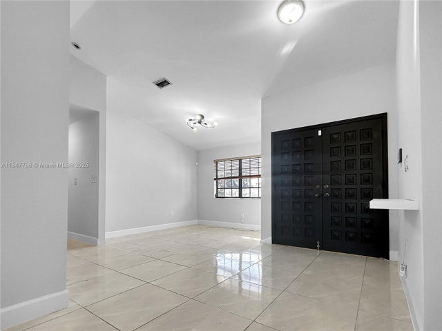 5 of 36 - 13925 Sw 26th Ter, Miami, FL