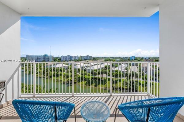 2 of 22 - 3850 Washington St 910, Hollywood, FL