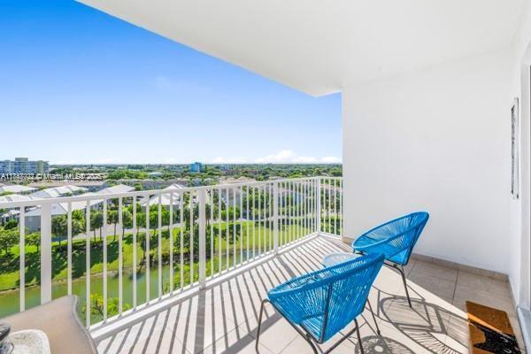 3 of 22 - 3850 Washington St 910, Hollywood, FL