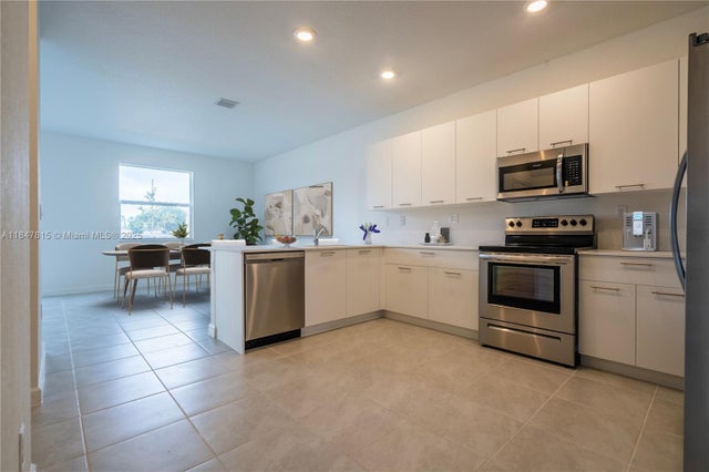 5 of 36 - 12811 Nw 23rd Place, Miami, FL