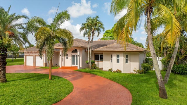 3 of 35 - 424 Bayberry Dr, Plantation, FL