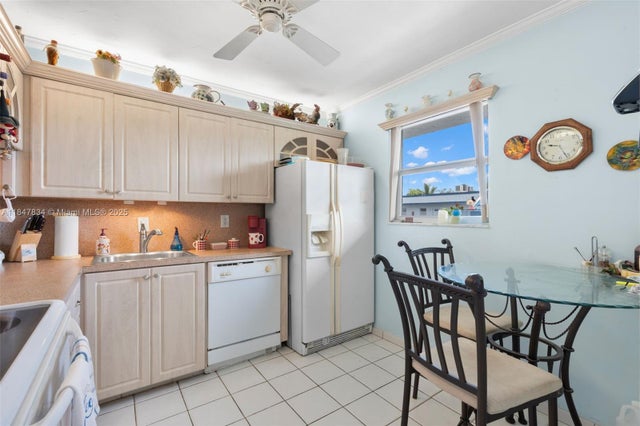 2 of 24 - 3120 Holiday Springs Blvd 301, Margate, FL