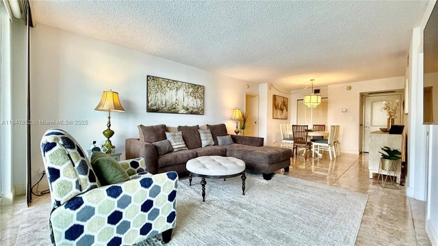 5 of 22 - 100 Bayview Dr 429, Sunny Isles Beach, FL