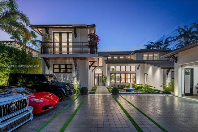 4 of 99 - 4241 Palm Ln, Miami, FL