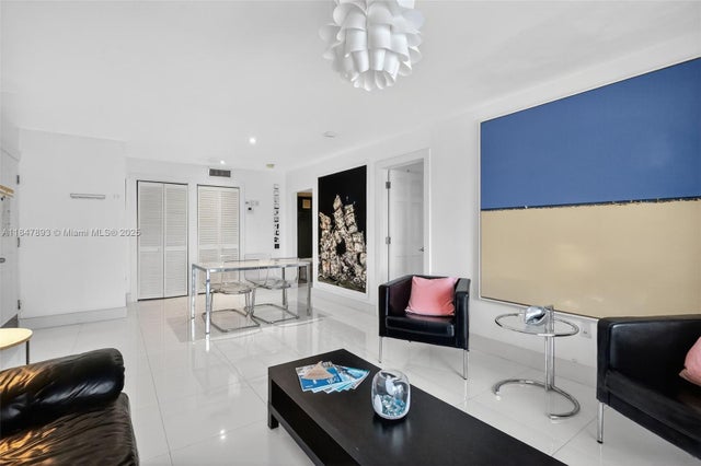4 of 37 - 1245 West Ave 401, Miami Beach, FL