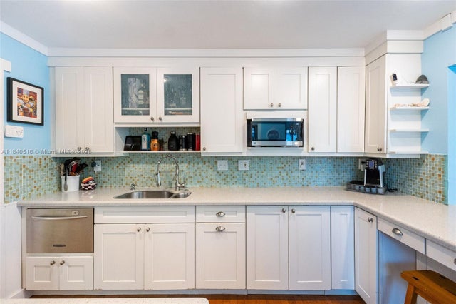 4 of 42 - 204 S Seacrest Cir, Delray Beach, FL