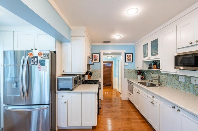 5 of 42 - 204 S Seacrest Cir, Delray Beach, FL