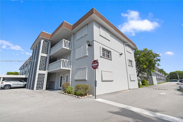 1 of 30 - 1040 Se 4th Ave 135, Deerfield Beach, FL