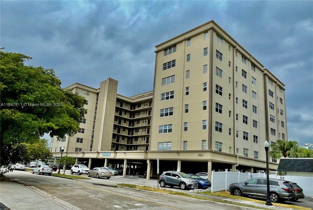 1 of 16 - 1811 Jefferson St 708, Hollywood, FL