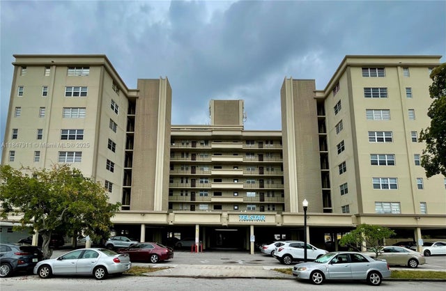 2 of 16 - 1811 Jefferson St 708, Hollywood, FL