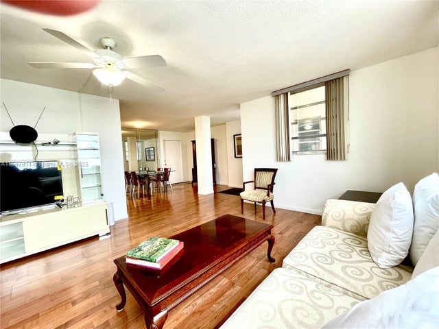 3 of 16 - 1811 Jefferson St 708, Hollywood, FL