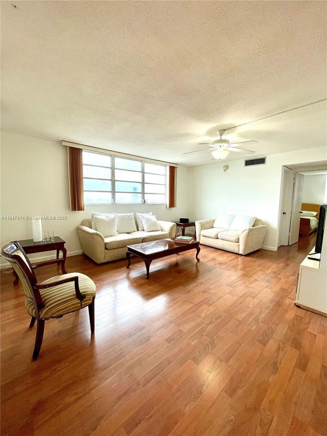 4 of 16 - 1811 Jefferson St 708, Hollywood, FL