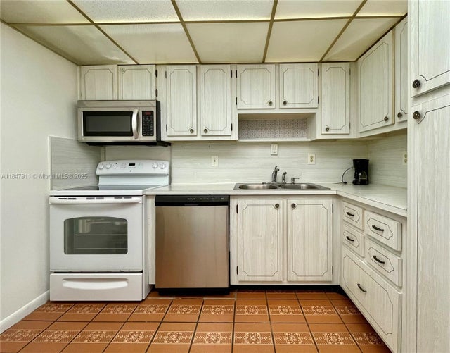 5 of 16 - 1811 Jefferson St 708, Hollywood, FL